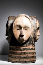 Helm - Giftand - Gabon, Antiek en Kunst
