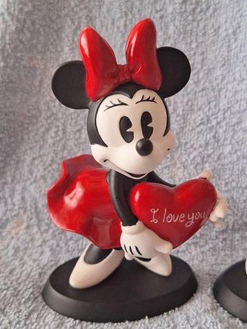 . - 2 Série enchantée Disney : Je taime, Minnie Mouse,