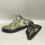 2 Japanse suiseki kijkstenen met op maat gemaakte houten, Antiek en Kunst