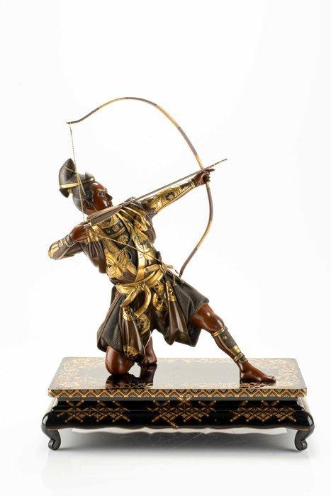Gepatineerd brons - Signed Yoshimitsu  - Een gepatineerd, Antiek en Kunst, Antiek | Overige Antiek