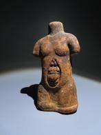 Etruscan Terre cuite Modèle votif dun corps anatomique. IVe