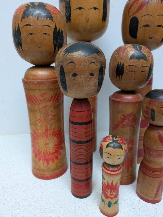 Een indrukwekkende set vintage Kokeshi in verschillende, Antiek en Kunst, Antiek | Overige Antiek