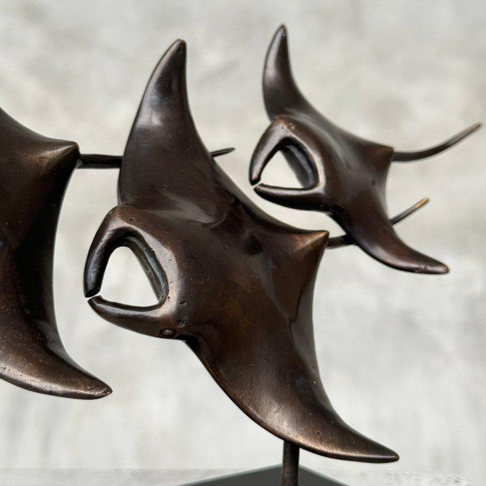 sculptuur, Bronze sculpture of a Manta Ray family - Bronze -, Antiquités & Art, Art | Objets design