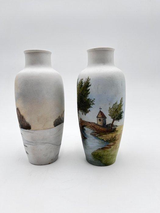 Vaas (2) - Biscuit porselein - handbeschilderde vaasjes, Antiek en Kunst, Antiek | Glaswerk en Kristal