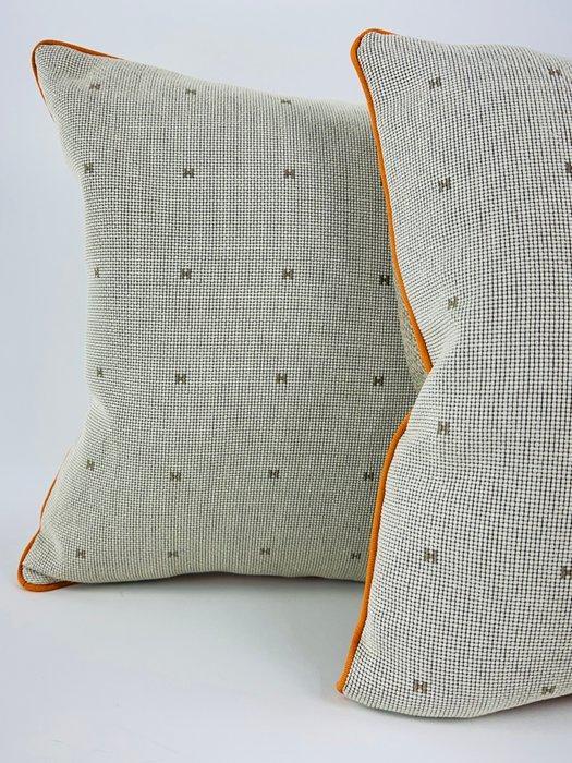 Hermès “Semis de H” - Kussen (2), Antiek en Kunst, Antiek | Tapijten, Tafelkleden en Textiel
