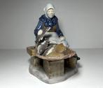 Bing & Grondahl - Beeldje - Fish market #2233 - Porselein