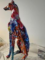 sculptuur, fleurig gekleurde street a windhond whippet