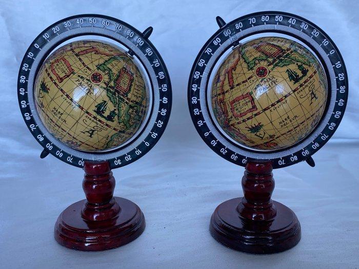 Globe - 1970-1980, Antiek en Kunst, Curiosa en Brocante