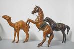 Figuur - Horses with saddles and camel (3) - Leder