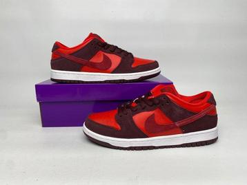 Nike SB - Dunk Low - Sneakers - Nieuw met tags disponible aux enchères