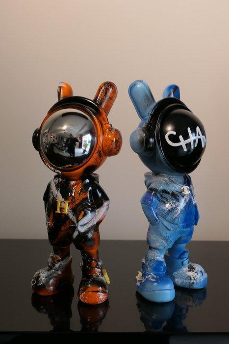 RichART - Lot de 2 astronautes Chanel et Hermès en version, Antiek en Kunst, Kunst | Designobjecten