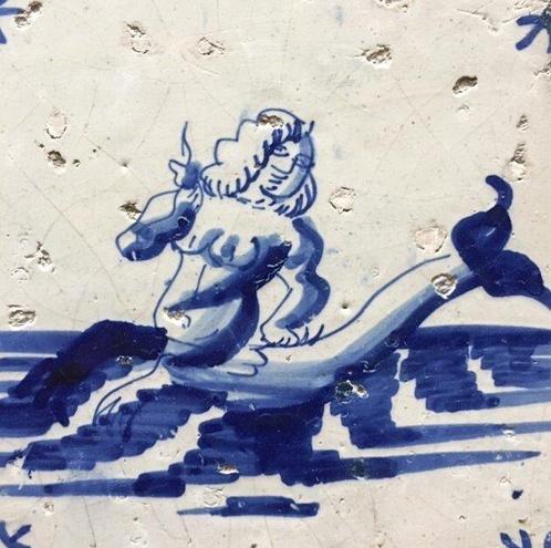 Tegel - Zeewezen - Meermin met vis ? - 1650-1700 - Antieke, Antiek en Kunst, Antiek | Glaswerk en Kristal