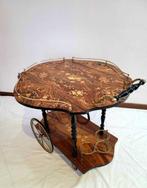Serveerwagen - Hout - Geïntegreerde barwagen met inlegwerk.