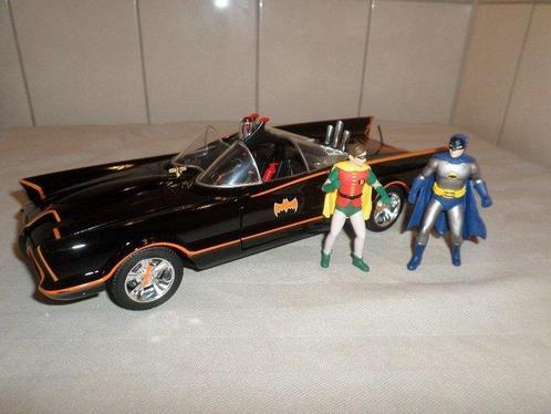 Jada Toys - 1:18 - Batmobile avec figurines Batman et Robin, Hobby & Loisirs créatifs, Voitures miniatures | 1:5 à 1:12