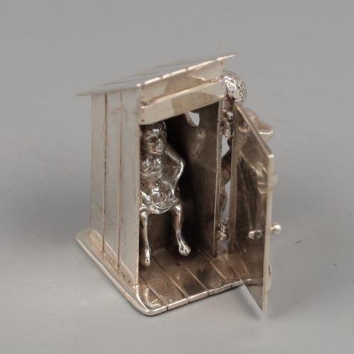 Spieken in het Toilette - Miniatuur figuur - .835 zilver, Antiek en Kunst, Antiek | Zilver en Goud