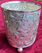 Tasse - Zilveren barokstijl beker (decoratie van vogels) op
