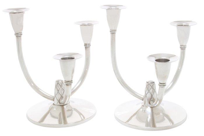 Albert Edward Jones / A E Jones - Kandelaber (2) - .925, Antiek en Kunst, Antiek | Zilver en Goud