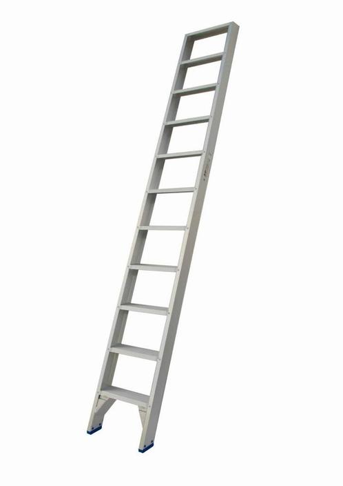 Solide enkele trap 11 treden – 2.75m, Doe-het-zelf en Bouw, Ladders en Trappen, Trap, Nieuw, 2 tot 4 meter, Ophalen of Verzenden