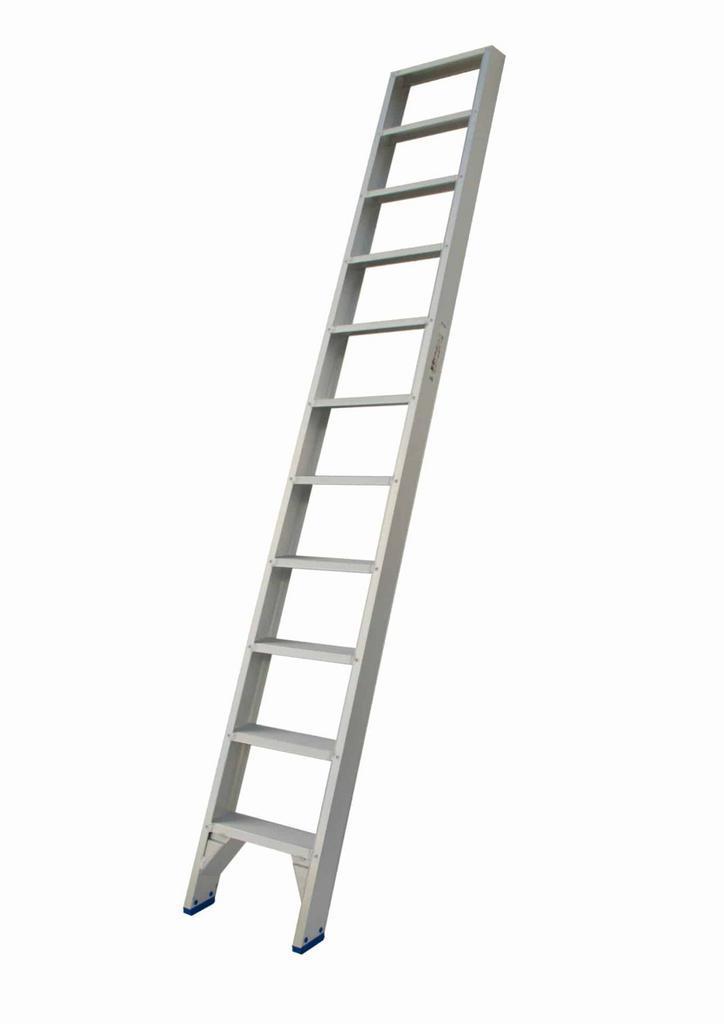 Solide enkele trap 11 treden – 2.75m, Doe-het-zelf en Bouw, Ladders en Trappen, Trap, Nieuw, 2 tot 4 meter, Ophalen of Verzenden