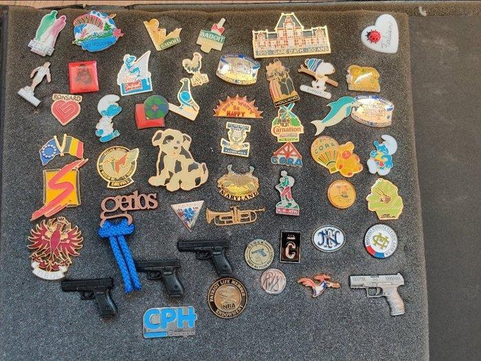 Themacollectie - Geëmailleerde speldjes en divers, Antiquités & Art, Antiquités | Jouets