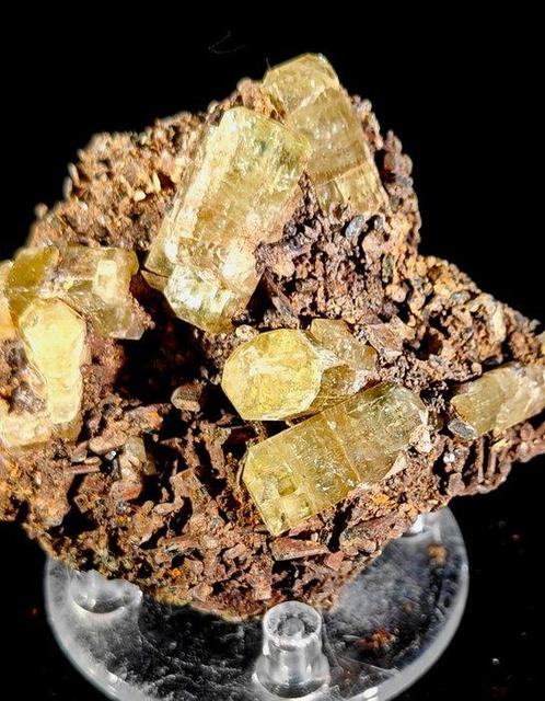 Apatiet Kristallen op matrix - Hoogte: 5 cm - Breedte: 6 cm-, Verzamelen, Mineralen en Fossielen