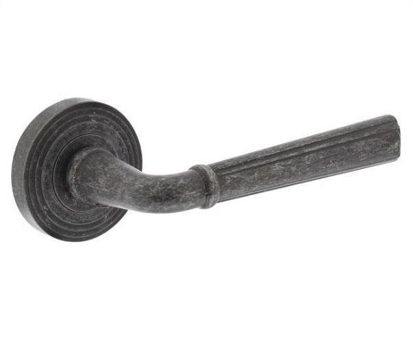 Intersteel Deurkruk Bellevue op rozet oud grijs, Doe-het-zelf en Bouw, Hang- en Sluitwerk, Ophalen of Verzenden