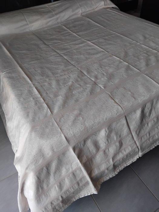 Lancetti - Inciso - Bedsprei - 220 cm - 240 cm - Dekbed in, Antiek en Kunst, Antiek | Tapijten, Tafelkleden en Textiel