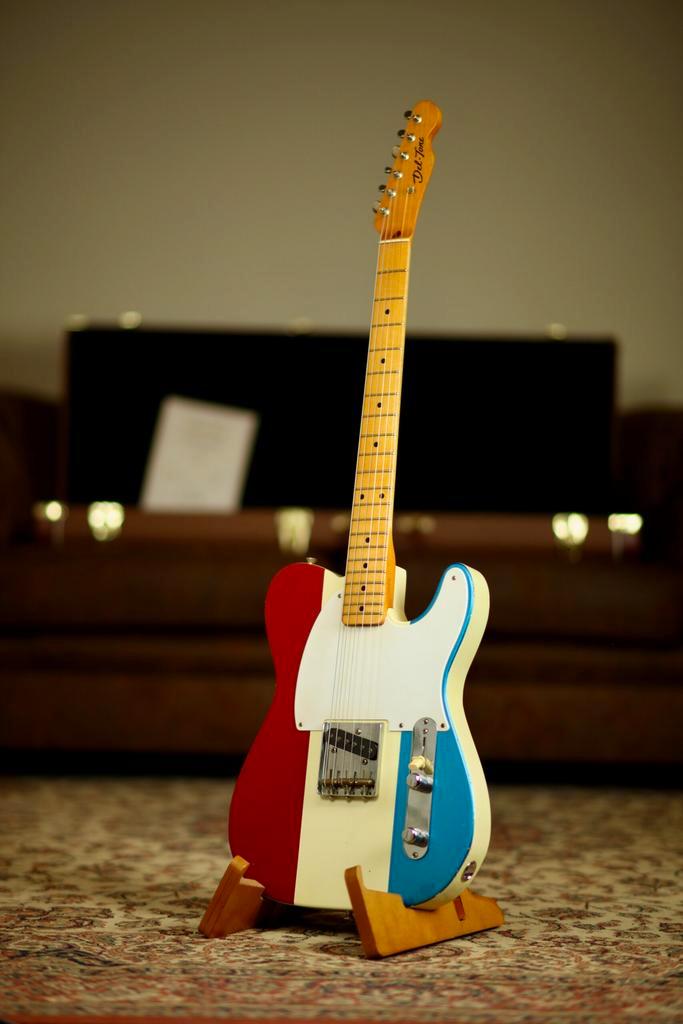 Del-Tone Buck Owens E-Custom Telecaster | Red White Blue, Muziek en Instrumenten, Snaarinstrumenten | Gitaren | Elektrisch, Verzenden