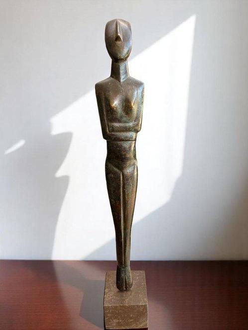 Beeldje - Cycladic female idol - statue from Keros island -, Antiek en Kunst, Curiosa en Brocante