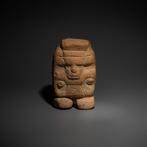 Maya Terre cuite Figure. C. 600 - 900 après J.-C. 8,3 cm H.