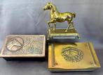 Beeld, Dozen met paarden en beeld - 7 cm - Koper, hout