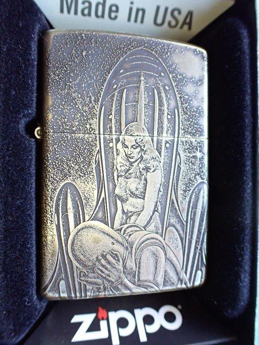 Zippo - Zippo Custom - Strange Compulsion - Zonder, Verzamelen, Rookartikelen, Aanstekers en Luciferdoosjes