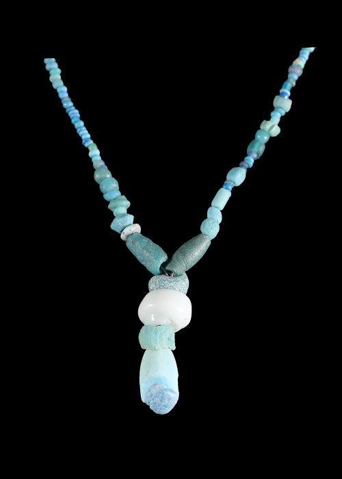 Oud-Romeins lichtblauw glas Kralenketting (Zonder, Antiek en Kunst, Antiek | Overige Antiek