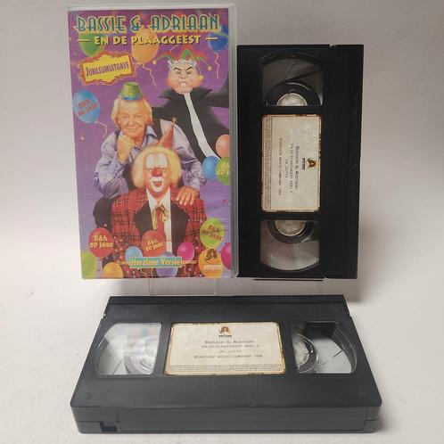 Bassie & Adriaan en de Plaaggeest Deel 1 & 2 VHS, Cd's en Dvd's, VHS | Kinderen en Jeugd, Zo goed als nieuw, Ophalen of Verzenden