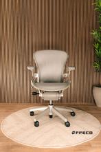 Refurbished Herman Miller Aeron Titanium - ZGAN, Huis en Inrichting, Bureaustoelen, Verzenden, Wit, Zo goed als nieuw, Bureaustoel