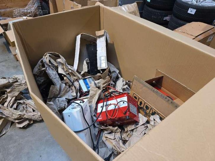 Diverse acculaders (13x) Kärcher, MGX, AQ-TRON, Doe-het-zelf en Bouw, Gereedschap | Overige machines, Ophalen