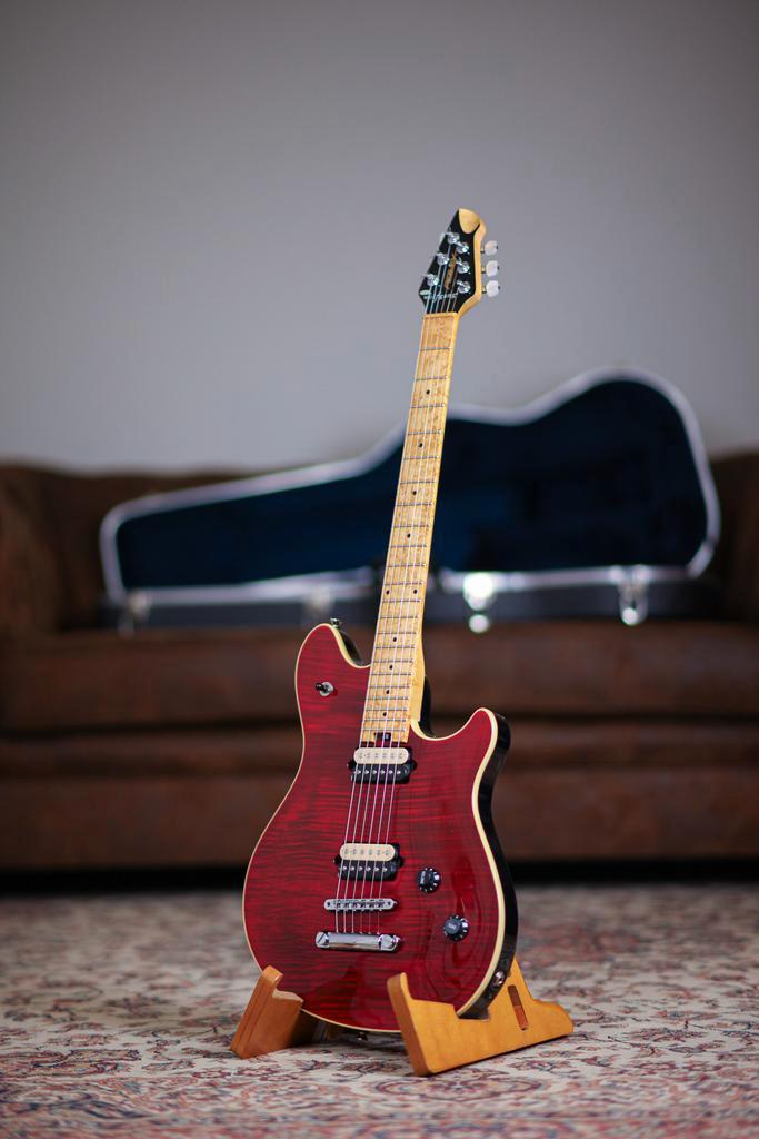 Peavy EVH Wolfgang 1996 | Transparent Red, Musique & Instruments, Instruments à corde | Guitares | Électriques, Envoi