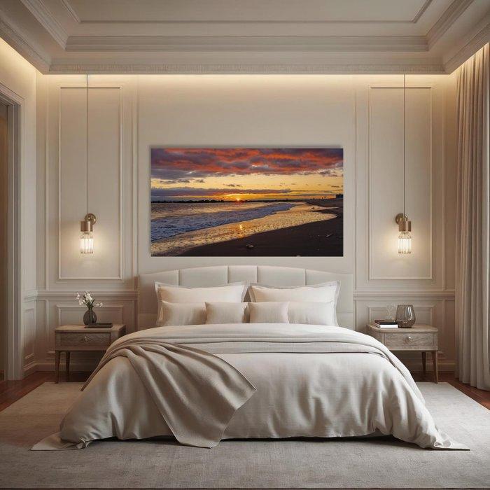 Viktoria Farkas - Golden Hour Whisper: Sunset on the Shore -, Antiek en Kunst, Kunst | Designobjecten