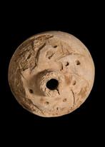 Byzantijns Keramiek Granaat met geometrische decoratie