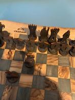 Schaaktafel - Hout, Olive - met de hand gesculpteerd, Antiek en Kunst