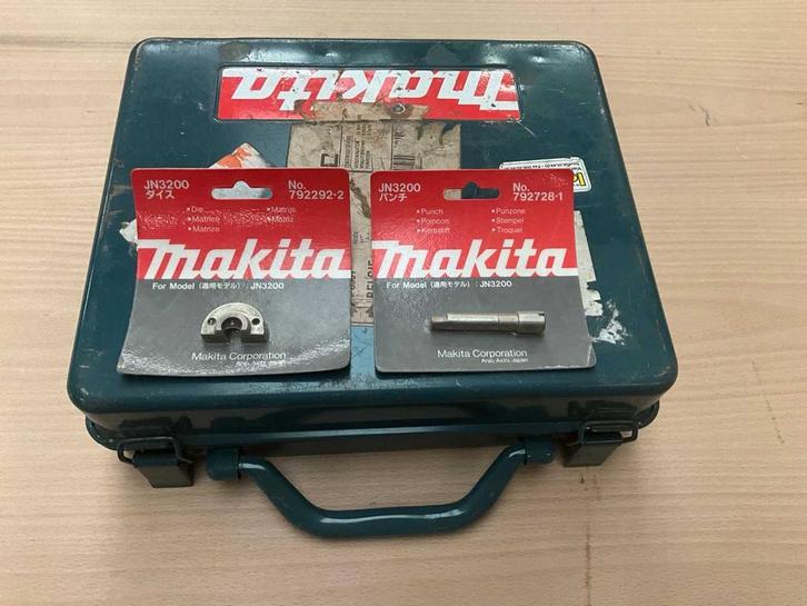 Knobbelschaar Makita DH 3200 – ponstempel + matrijs, Doe-het-zelf en Bouw, Gereedschap | Zaagmachines