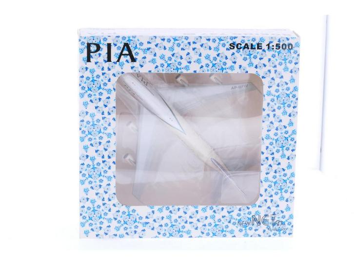 Schaal 1:500 NetModels NMPIA6 PIA Boeing 747-300 Lahore..., Hobby en Vrije tijd, Modelbouw | Vliegtuigen en Helikopters, Gebruikt