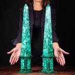 Tijdloze elegantie - paar obelisken van malachiet van, Antiek en Kunst