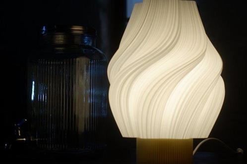 Lumovim - Lumovim - Tafellamp - Twist - Biopolymeer, Antiek en Kunst, Kunst | Designobjecten