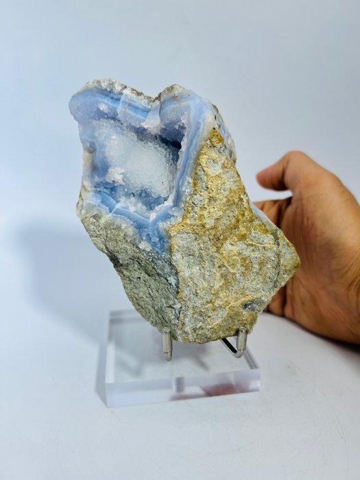 Blauwe Chalcedoon Geode uit Namibië met Druzy-kristallen, Verzamelen, Mineralen en Fossielen