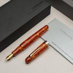 Leonardo Officina Italiana - Virtuosa Caramel GOLD Trim -, Verzamelen, Nieuw