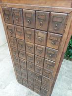 Kast op een standaard - Hout, Antiek en Kunst