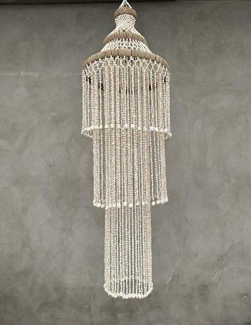 NO RESERVE PRICE - SL04 - Stunning Shell Chandelier -
