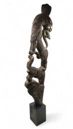 Zeldzame grote tempelconsole met Yali boven de olifant -, Antiek en Kunst