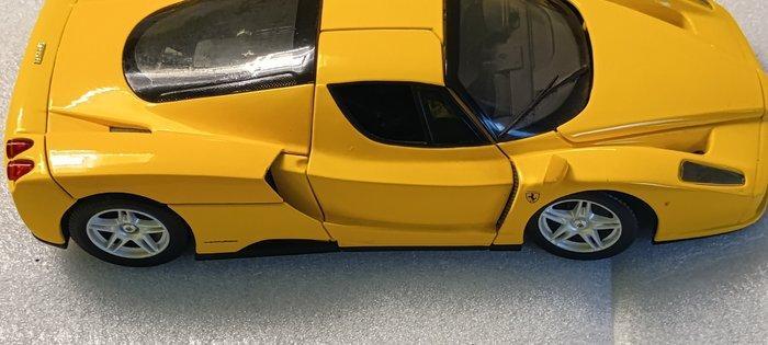 Hot Wheels 1:18 - Modelauto - Ferrari Enzo, Hobby en Vrije tijd, Modelauto's | 1:5 tot 1:12